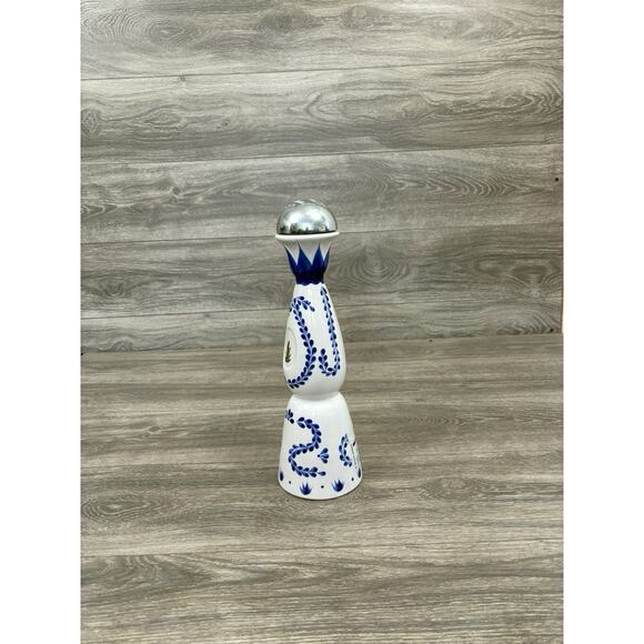 Clase Azul Reposado Tequila White And Blue Empty Bottle 750ML With Cap - Picture 7 of 8